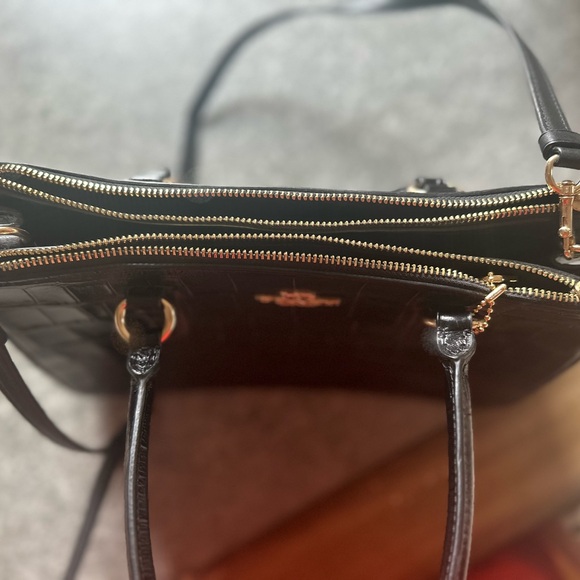 Coach F44960 Croc Embossed Surrey Bag - Picture 2 of 3